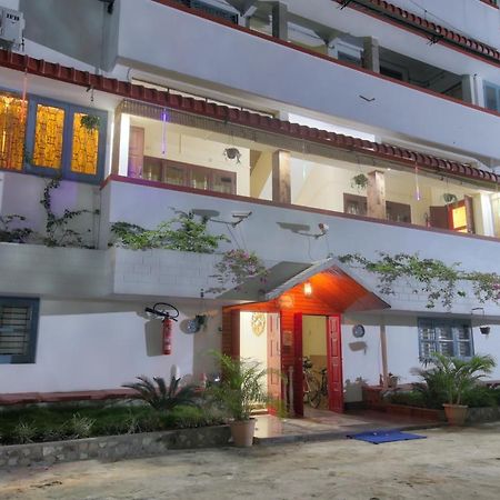 Harmony House - A Boutique Hotel グワーハーティー エクステリア 写真