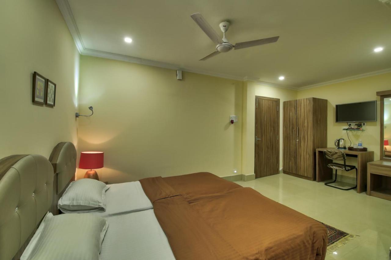 Harmony House - A Boutique Hotel グワーハーティー エクステリア 写真